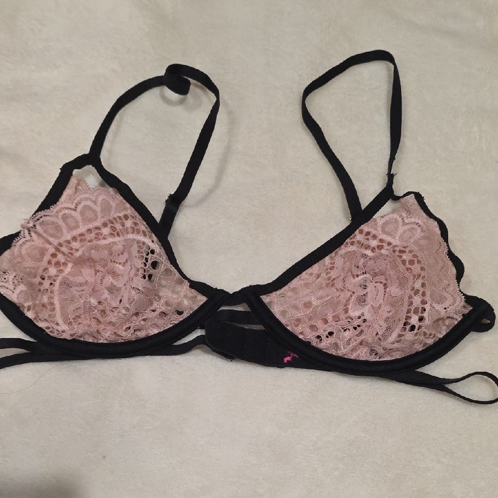 La SENZA Lace Bralette - Black and Pink